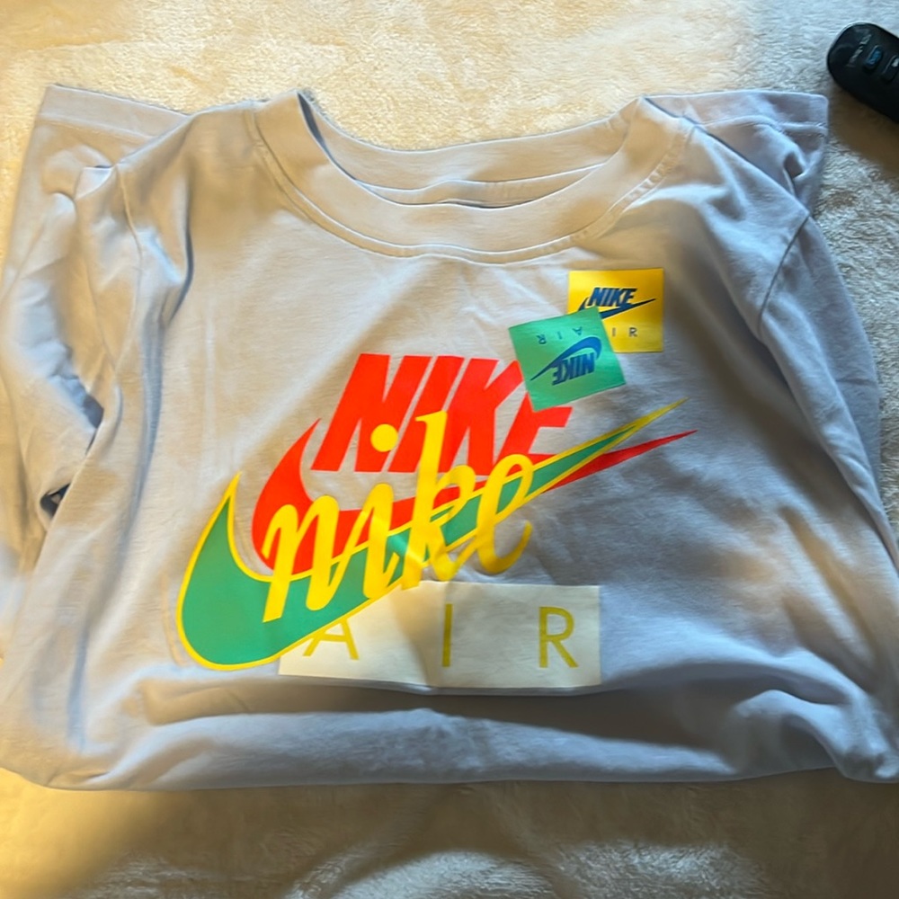 NIKE long sleeved tee